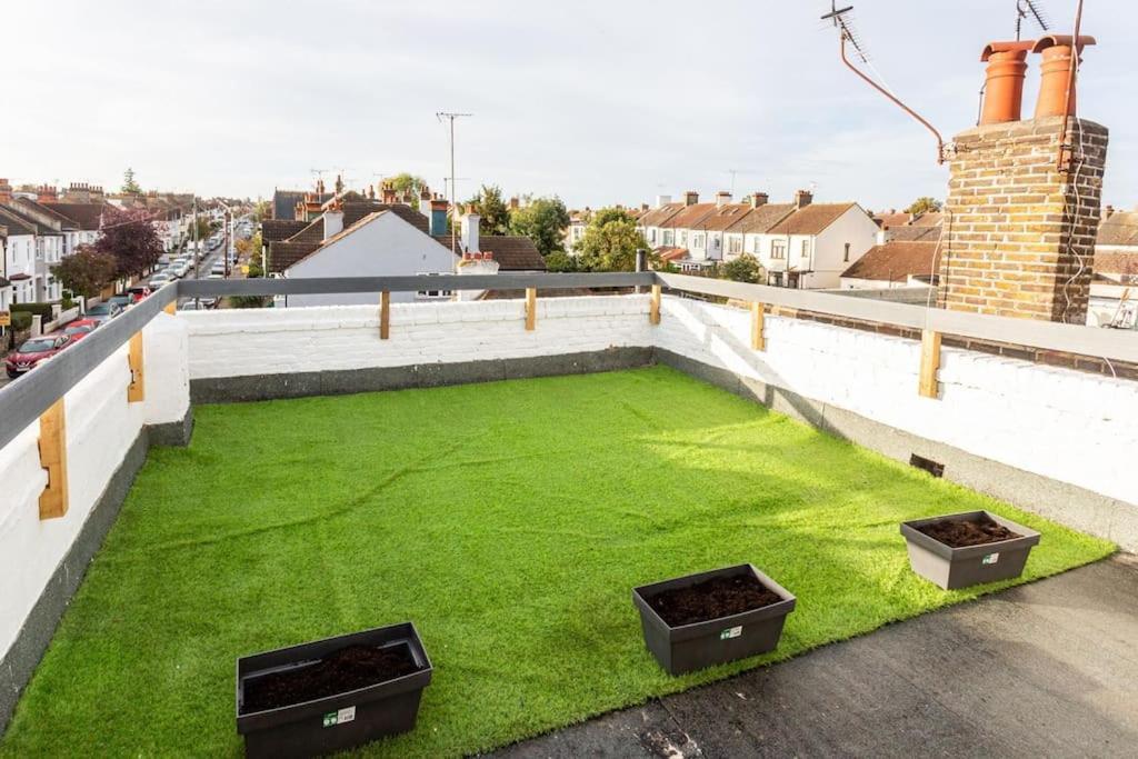 2 Bed Apartment Near The Beach Southend-on-Sea Bagian luar foto