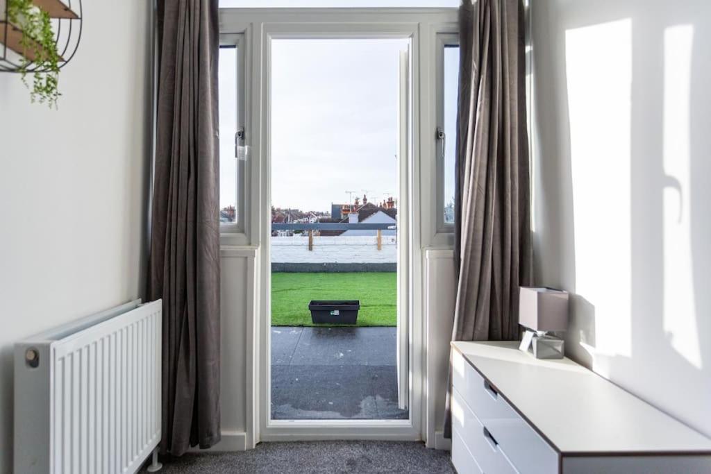 2 Bed Apartment Near The Beach Southend-on-Sea Bagian luar foto