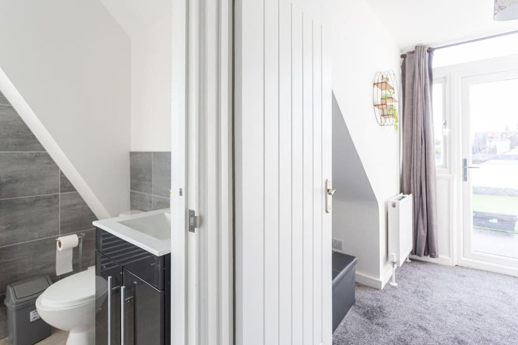 2 Bed Apartment Near The Beach Southend-on-Sea Bagian luar foto